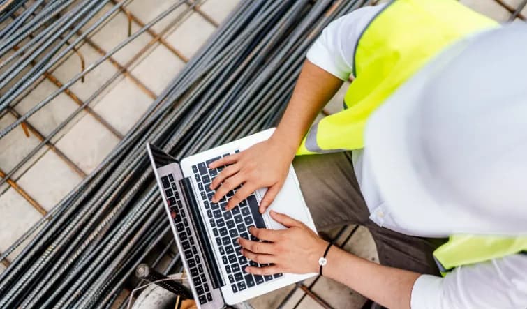 Ile kosztuje system do zarządzania firmą budowlaną?